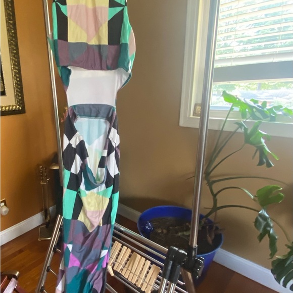 Mara Hoffman Ponte Diamonds Pastel
Pink Geometric Print Cut Out Midi... USED! - Picture 6 of 8